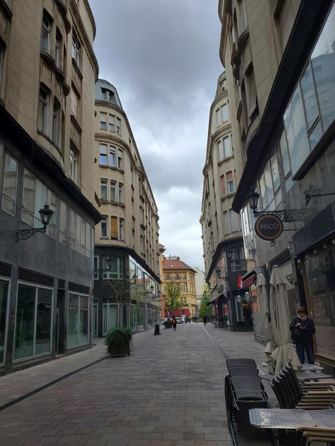 Budapest Walking Street-T Buitenkant foto